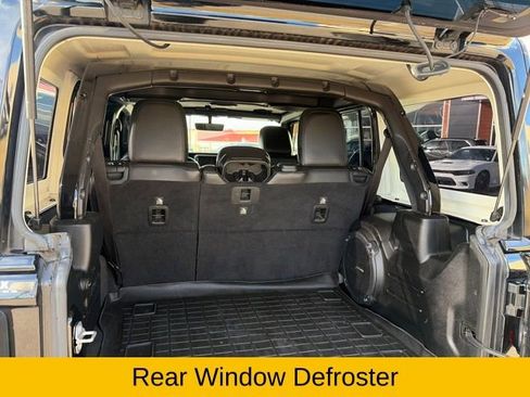 Used 2018 Jeep Wrangler Unlimited Sahara image 18