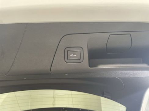 Certified 2023 Buick Envision Essence w/ Sport Touring Package image 16