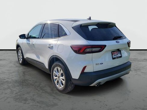 Used 2023 Ford Escape Active w/ Tech Pack #1 FWD image 3