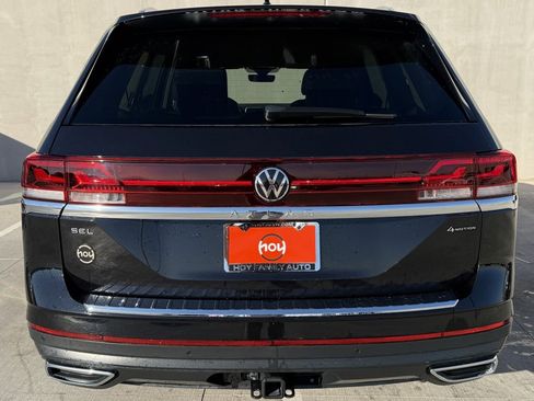 Used 2025 Volkswagen Atlas SEL image 4