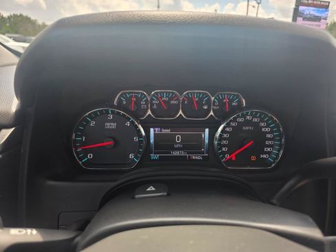 Used 2018 Chevrolet Suburban LT AWD/4WD image 17