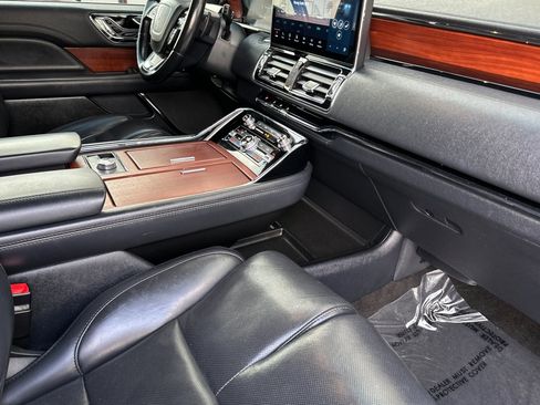 Used 2022 Lincoln Navigator Reserve image 20