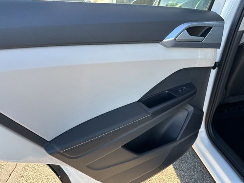 New 2026 Volkswagen Taos SE AWD/4WD image 22