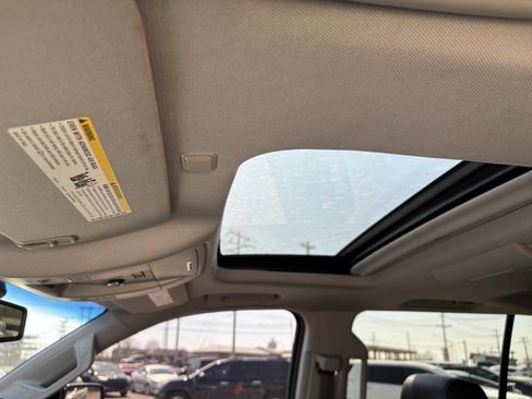 Used 2015 Chevrolet Suburban LTZ image 29