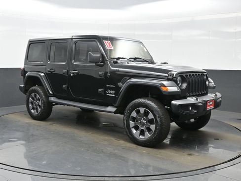 Used 2018 Jeep Wrangler Unlimited Sahara w/ Dual Top Group image 8