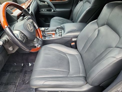 Used 2017 Lexus LX 570 4WD w/ Luxury Package image 29