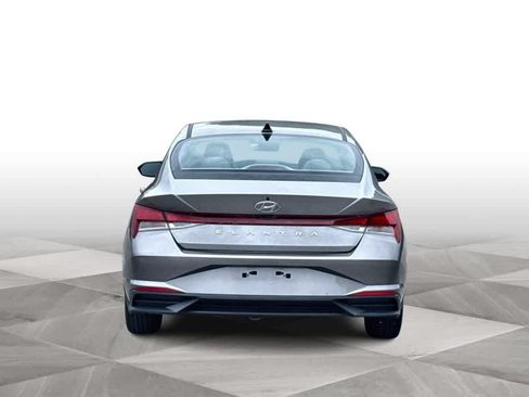 Used 2023 Hyundai Elantra SEL FWD image 7