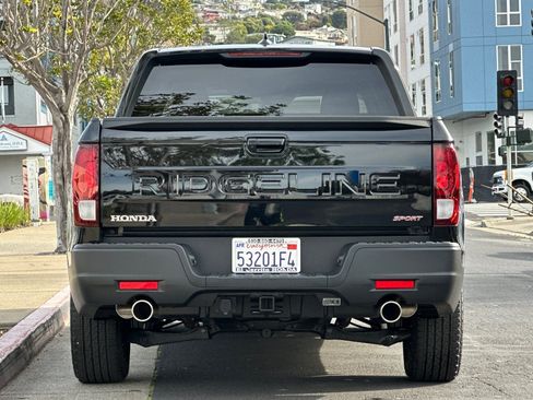 Used 2025 Honda Ridgeline Sport image 4