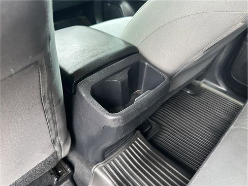 Used 2021 Toyota Tacoma SR5 w/ Technology Package AWD/4WD image 17