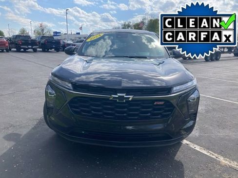 Used 2024 Chevrolet Trax RS w/ Sunroof Package FWD image 2