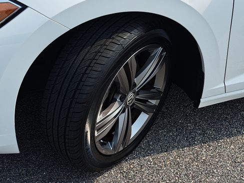 Used 2020 Volkswagen Jetta R-Line w/ R-Line Cold Weather Package FWD image 33