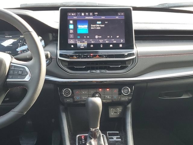 Used 2024 Jeep Compass Trailhawk w/ Trailhawk Convenience Group AWD/4WD image 27
