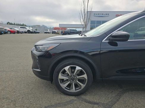 Used 2025 Ford Escape Platinum image 18