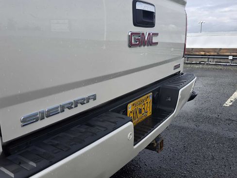 Used 2014 GMC Sierra 1500 SLT w/ All-Terrain Package AWD/4WD image 14