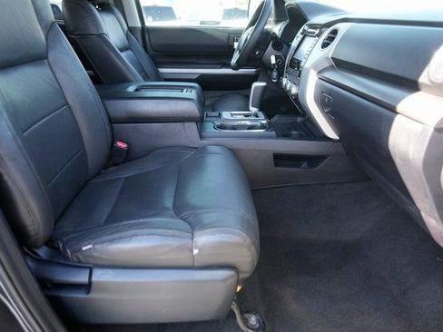 Used 2017 Toyota Tundra SR5 w/ SR5 Upgrade Package image 18