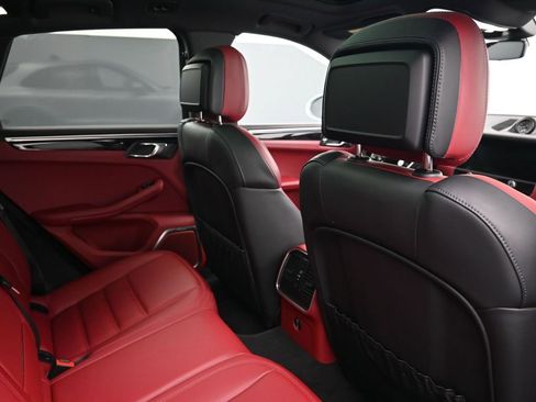 Certified 2022 Porsche Macan GTS AWD/4WD image 7