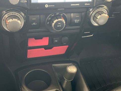 Used 2023 Toyota 4Runner TRD Off-Road Premium w/ Moonroof Package AWD/4WD image 19