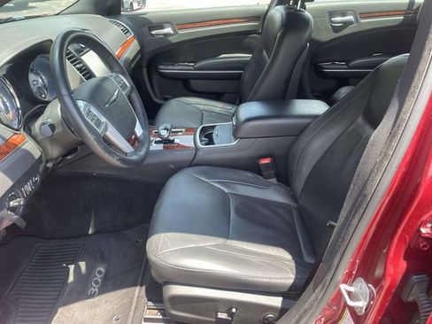 Used 2014 Chrysler 300 AWD w/ Driver Convenience Group image 15