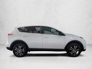 Used 2018 Toyota RAV4 LE FWD video 4
