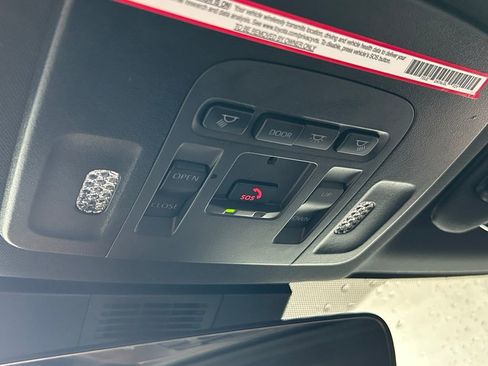 Used 2025 Toyota Camry SE w/ Convenience Package image 27