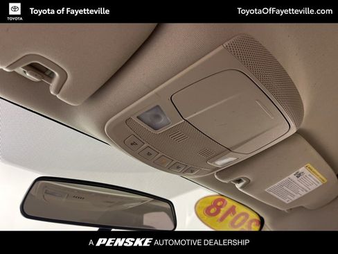 Used 2018 Ford Fusion SE image 24