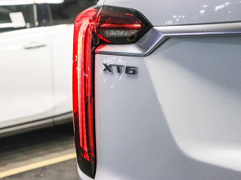 Used 2024 Cadillac XT6 Premium Luxury FWD image 11