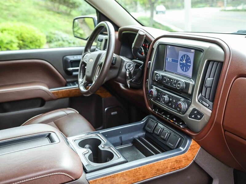 Used 2014 Chevrolet Silverado 1500 High Country w/ High Country Premium Package AWD/4WD image 23