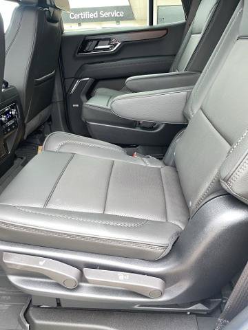 New 2026 GMC Yukon Denali w/ Denali Reserve Package AWD/4WD image 9
