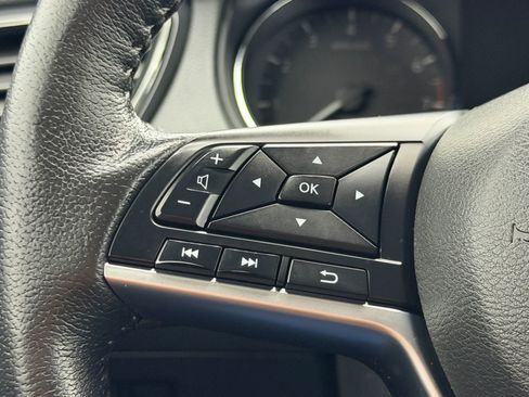 Used 2019 Nissan Rogue SL image 22