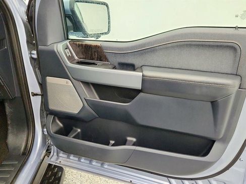 Used 2022 Ford F150 Lightning Lariat image 24