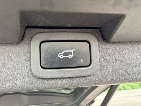 Used 2018 Land Rover Discovery HSE Luxury AWD/4WD image 17