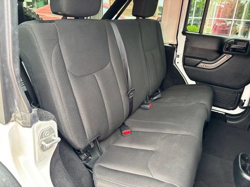 Used 2018 Jeep Wrangler Unlimited Sport S AWD/4WD image 45