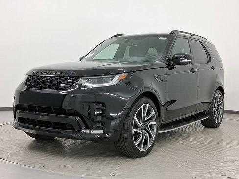 New 2025 Land Rover Discovery Dynamic SE image 1