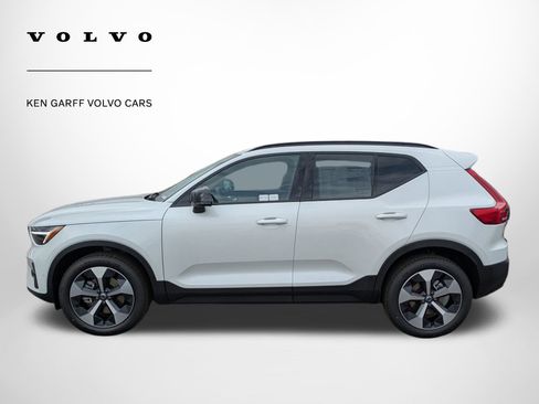 New 2026 Volvo XC40 B5 Plus w/ Protection Package Premier image 7