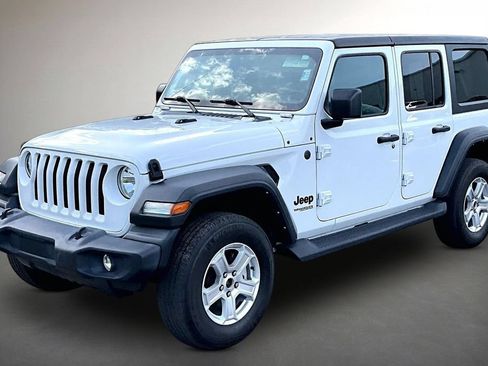 Used 2022 Jeep Wrangler Unlimited Sport AWD/4WD image 3