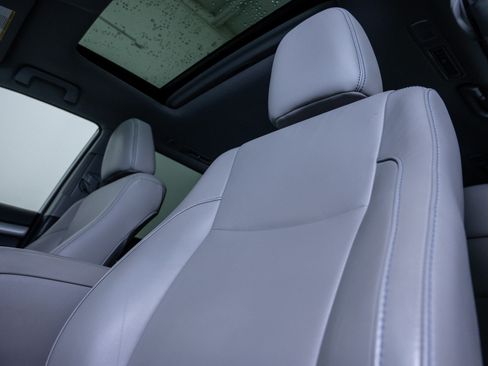 Used 2018 Toyota Highlander XLE image 21