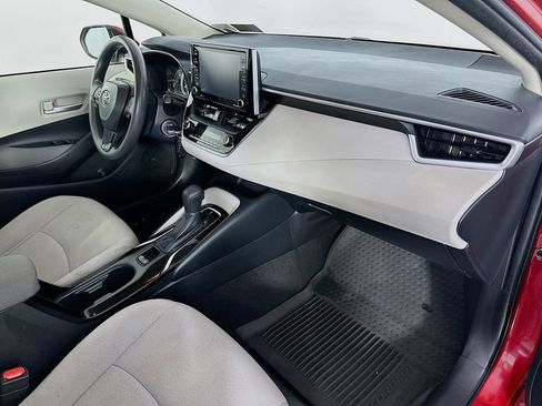 Used 2021 Toyota Corolla LE FWD image 31