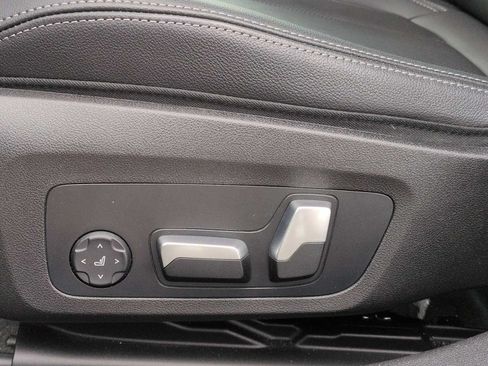 Used 2023 BMW 330i xDrive Sedan w/ Premium Package AWD/4WD image 18