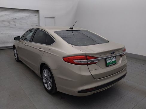 Used 2017 Ford Fusion SE w/ Fusion SE Technology Package image 5