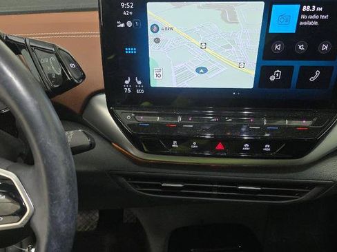 Used 2022 Volkswagen ID.4 Pro S w/ Gradient Package image 10