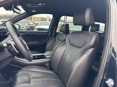 Used 2024 Hyundai Palisade Calligraphy image 14