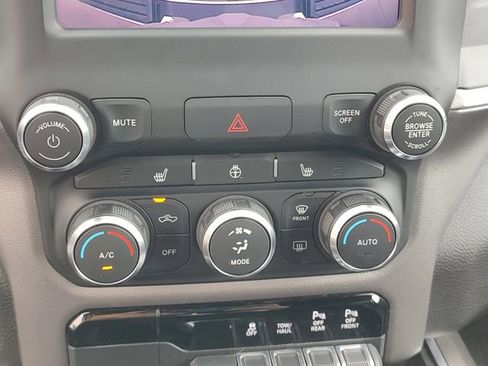 Used 2019 RAM 1500 Big Horn AWD/4WD image 17
