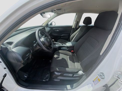 Used 2023 Honda HR-V LX image 18