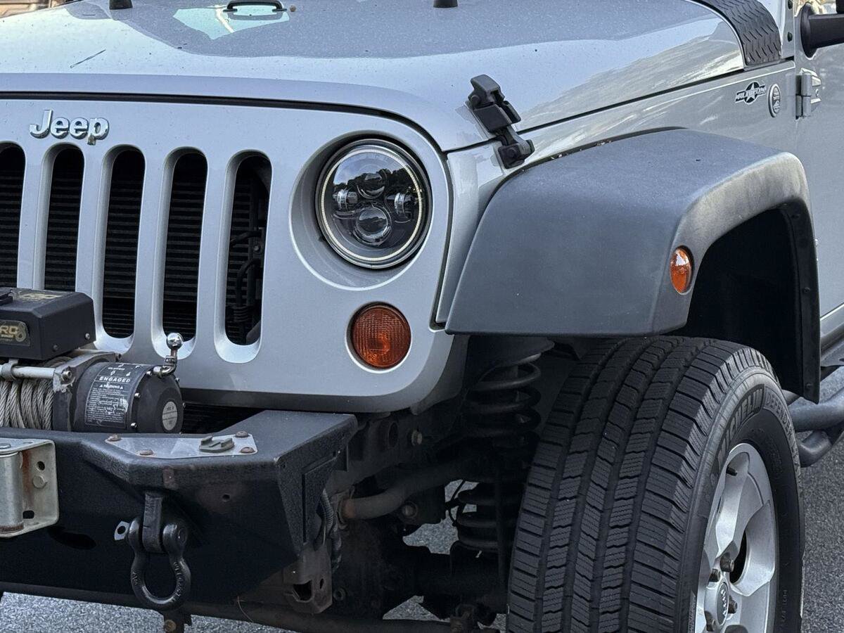 Used 2012 Jeep Wrangler Unlimited Sport AWD/4WD image 10