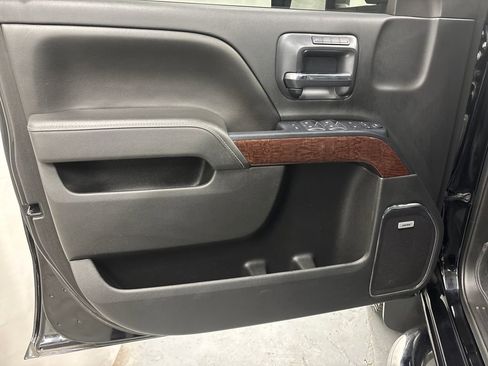 Used 2015 GMC Sierra 2500 SLT w/ Suspension Package, Off-Road image 10