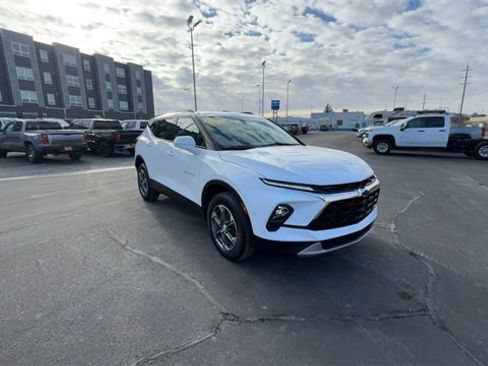 Used 2023 Chevrolet Blazer LT w/ Convenience Package image 2