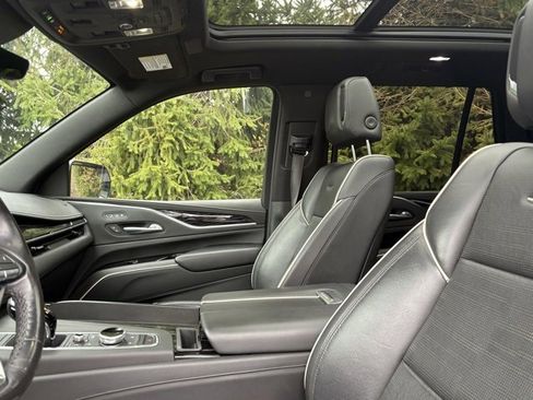 Certified 2022 Cadillac Escalade Sport w/ Touring Package image 23