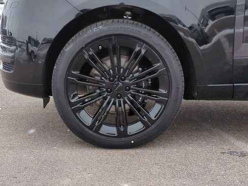 New 2026 Land Rover Range Rover SE image 13