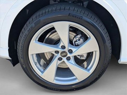Used 2025 Audi Q5 Premium Plus w/ Premium Plus AWD/4WD image 9