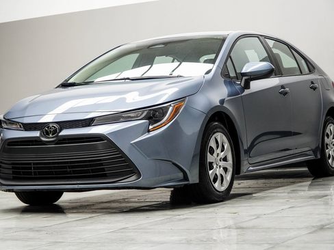 Used 2024 Toyota Corolla LE image 8